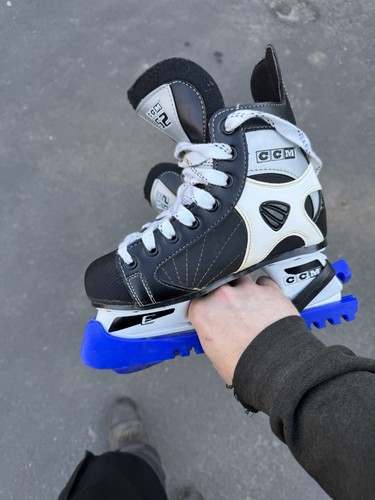 Ccm ice hockey skates - ice,